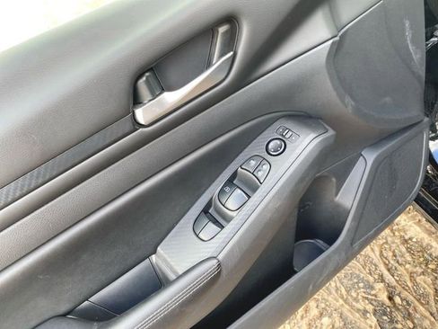 Used 2024 Nissan Altima 2.5 SV image 22