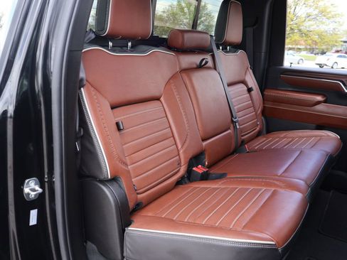 Used 2024 GMC Sierra 3500 Denali Ultimate AWD/4WD image 33
