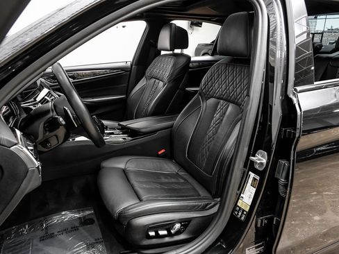 Used 2018 BMW M550i xDrive image 27