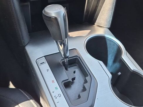 Used 2014 Toyota Camry SE FWD image 14