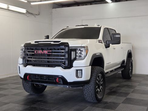 Used 2020 GMC Sierra 2500 AT4 w/ AT4 Premium Package AWD/4WD image 4