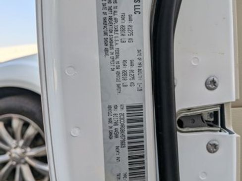 Used 2019 Chrysler 300 Touring AWD/4WD image 15