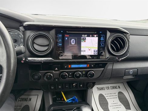 Used 2017 Toyota Tacoma TRD Off-Road image 22
