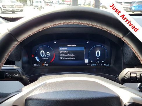 Used 2025 Ford Explorer Active image 5