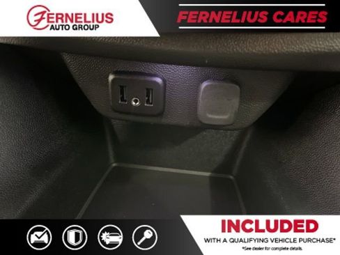 Used 2021 Chevrolet Traverse LT image 46