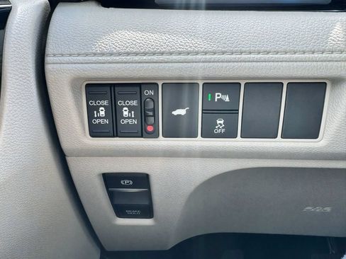 New 2026 Honda Odyssey Touring image 28