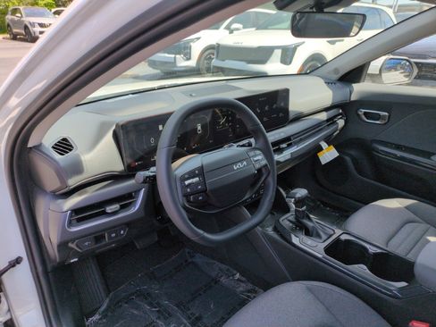 New 2025 Kia K4 EX FWD image 19
