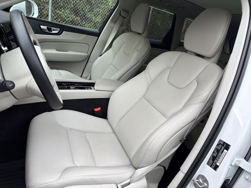 Certified 2023 Volvo XC60 B5 Plus w/ Protection Package Premier image 16