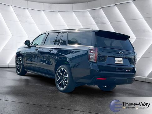 Certified 2023 Chevrolet Suburban RST w/ Luxury Package RWD image 3