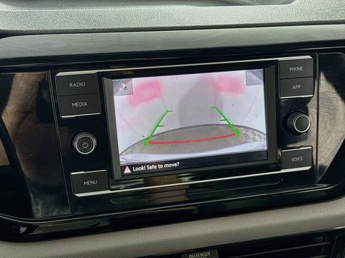Used 2022 Volkswagen Taos S FWD image 3