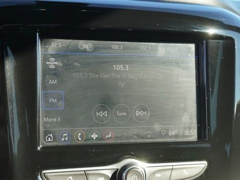 Used 2023 Chevrolet Traverse LT image 25