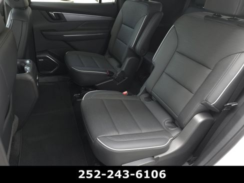 Used 2025 Buick Enclave Sport Touring w/ Super Cruise Package FWD image 31