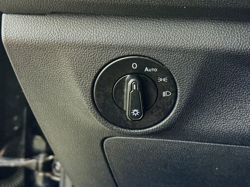 Used 2019 Volkswagen Jetta SE FWD image 11