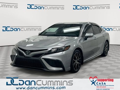 Used 2022 Toyota Camry SE AWD/4WD image 1