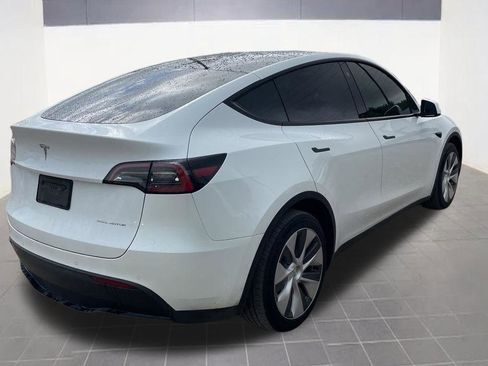 Used 2022 Tesla Model Y Long Range image 4