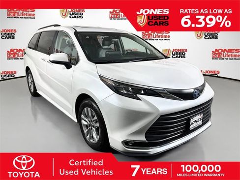 Certified 2024 Toyota Sienna XLE w/ XLE Plus Package AWD/4WD image 1