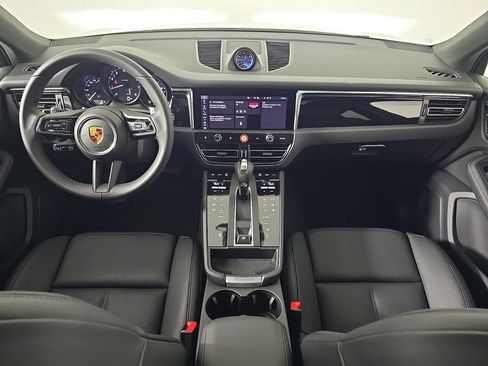 Used 2026 Porsche Macan AWD/4WD image 28