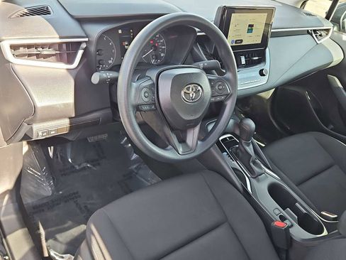 Used 2025 Toyota Corolla LE image 19