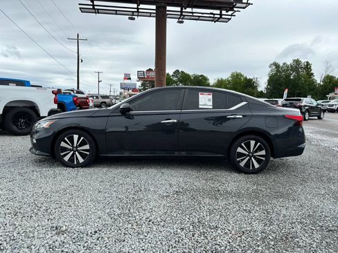 Used 2022 Nissan Altima 2.5 SV FWD image 2