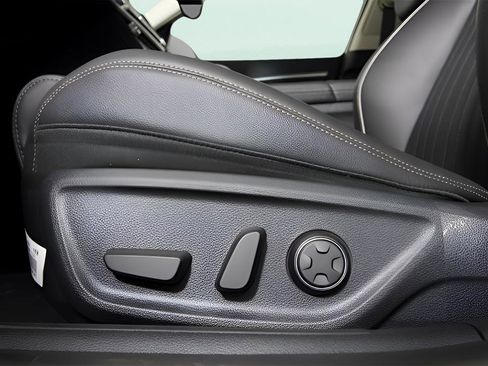 New 2026 Genesis G70 2.5T Prestige image 17