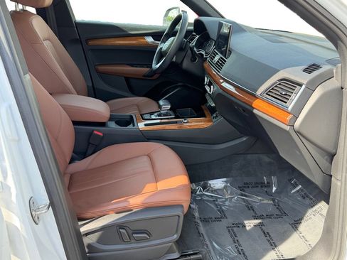 Used 2023 Audi Q5 2.0T Premium w/ Convenience Package AWD/4WD image 9