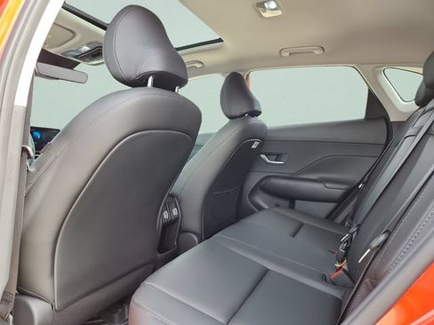 Used 2024 Hyundai Kona Limited FWD image 16