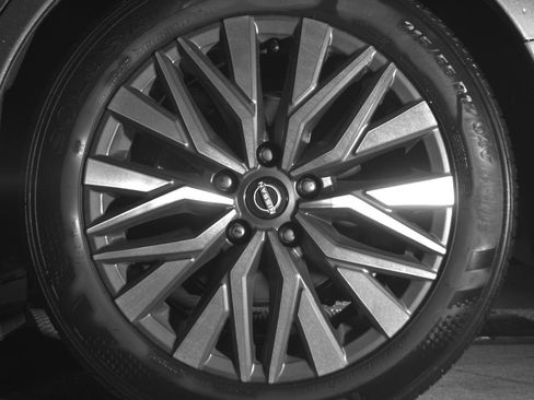 Used 2024 Nissan Altima 2.5 SV FWD image 14