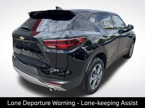 Used 2025 Chevrolet Blazer LT AWD/4WD image 10
