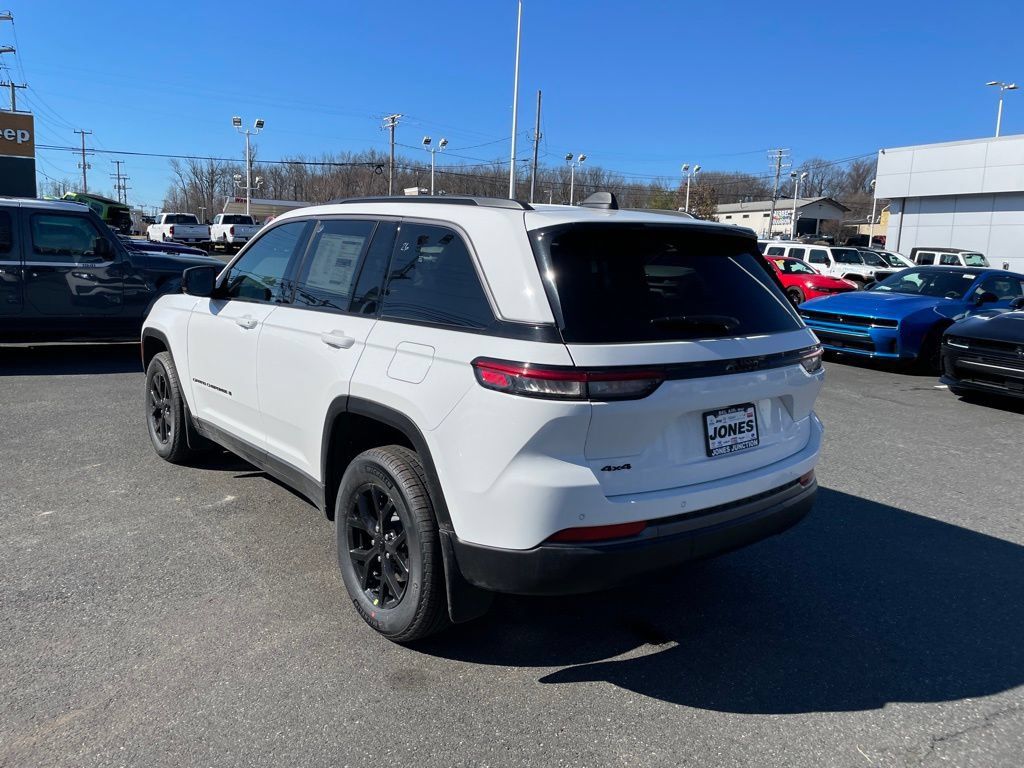 New 2026 Jeep Grand Cherokee Altitude AWD/4WD image 5