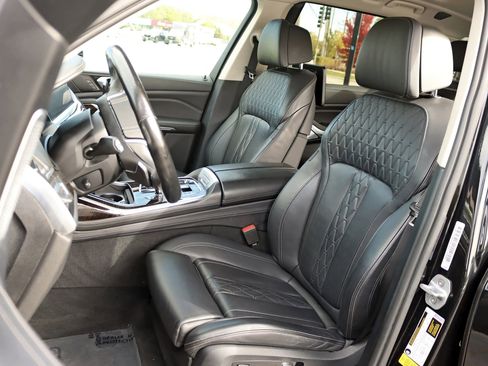 Used 2019 BMW X7 xDrive50i w/ Dynamic Handling Package image 33