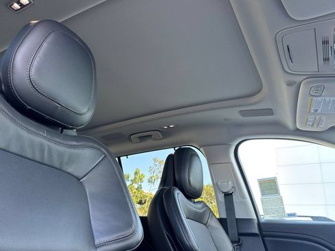 New 2025 Lincoln Aviator Reserve w/ Luxury Package RWD image 17