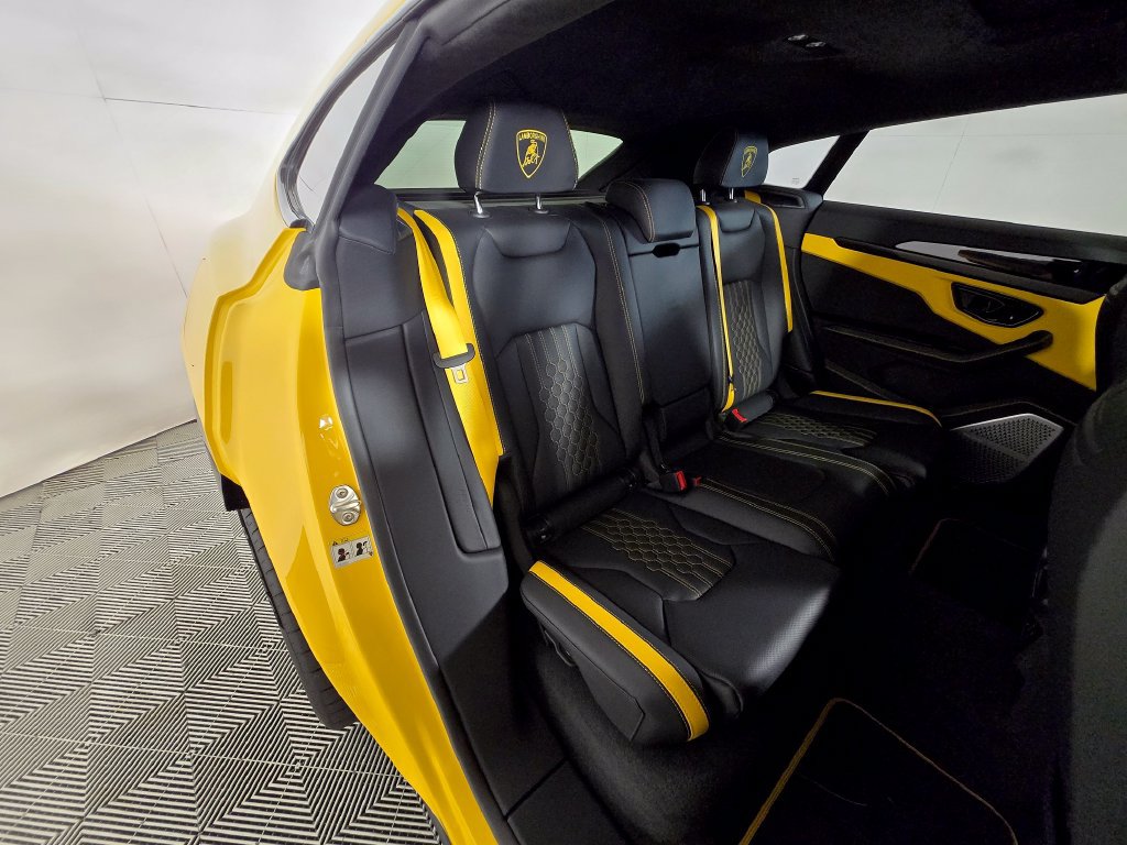 Used 2025 Lamborghini Urus SE AWD/4WD image 19