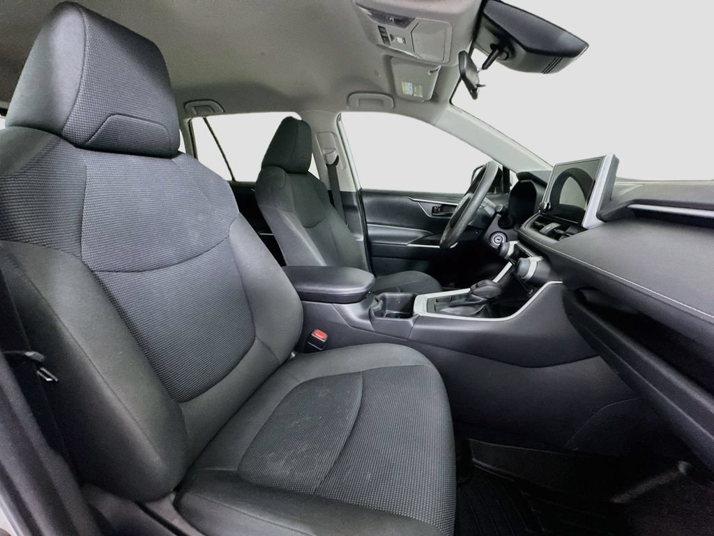 Used 2023 Toyota RAV4 LE AWD/4WD image 25