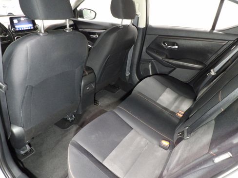 Used 2022 Nissan Sentra SR w/ Electronics Package FWD image 11