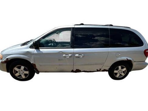 Used 2007 Dodge Grand Caravan SXT FWD image 2