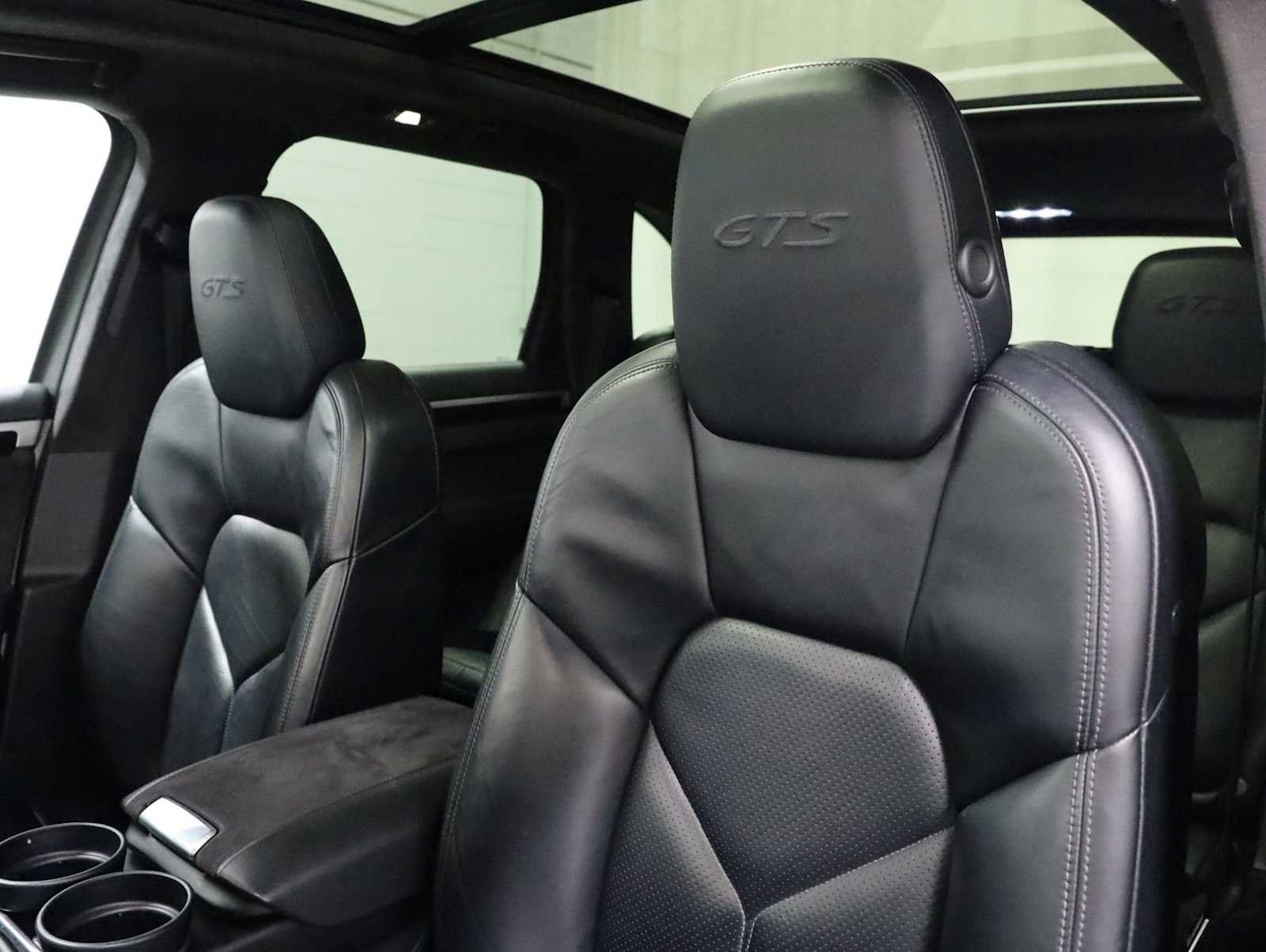 Used 2016 Porsche Cayenne GTS AWD/4WD image 19
