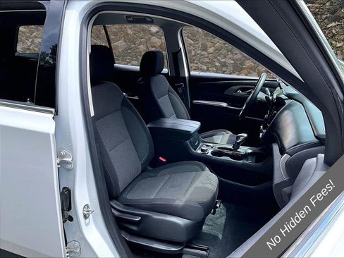 Used 2021 Chevrolet Traverse LS AWD/4WD image 7