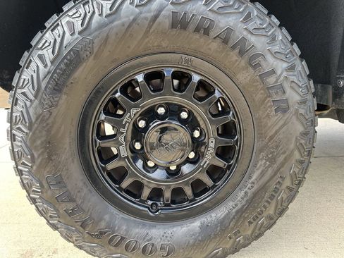 Used 2024 GMC Sierra 2500 AT4X w/ AT4X AEV Edition AWD/4WD image 10