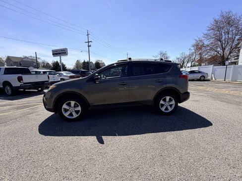 Used 2013 Toyota RAV4 XLE image 32