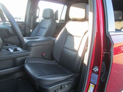 Certified 2023 GMC Yukon XL SLT w/ SLT Premium Package image 20