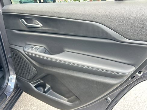 New 2025 Jeep Grand Cherokee L Altitude image 21