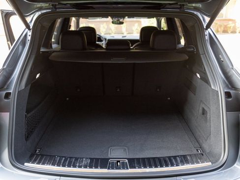 Certified 2026 Porsche Cayenne AWD/4WD image 28