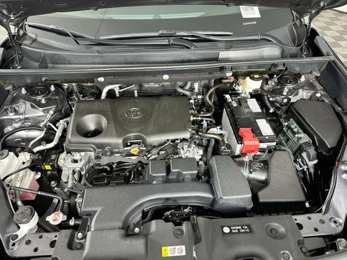 Used 2025 Toyota RAV4 LE AWD/4WD image 29