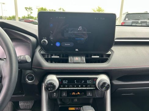 Used 2025 Toyota RAV4 XSE AWD/4WD image 18