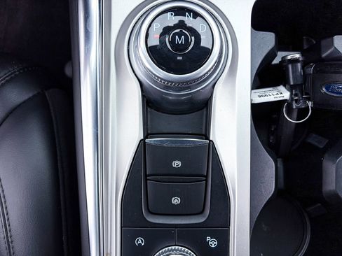 Used 2021 Ford Explorer Platinum w/ Equipment Group 601A AWD/4WD image 30