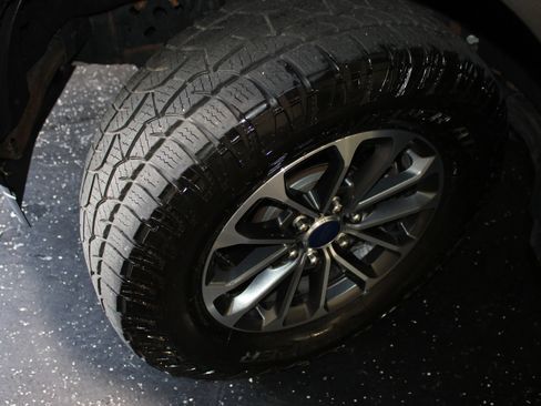 Used 2019 Ford F150 XLT w/ Equipment Group 302A Luxury AWD/4WD image 38