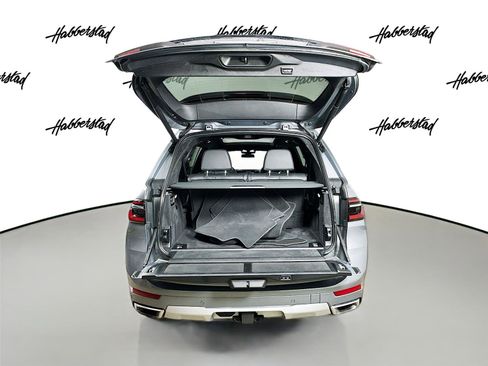 Certified 2024 BMW X7 xDrive40i w/ Executive Package image 28