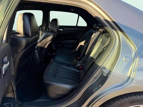 Used 2012 Chrysler 300 S w/ Luxury Group image 11