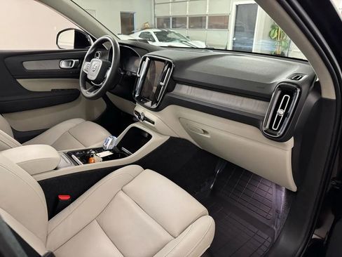 Used 2024 Volvo XC40 B5 Ultimate w/ Climate Package AWD/4WD image 38