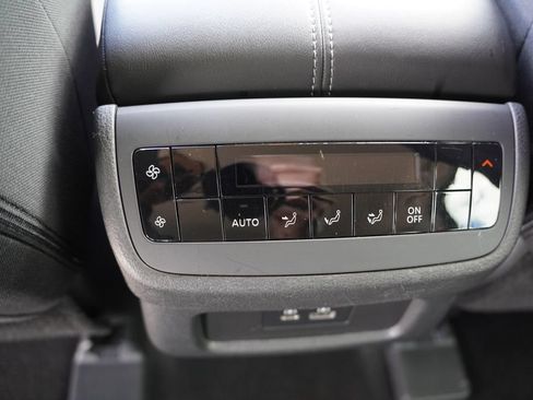 Used 2025 Nissan Pathfinder SV FWD image 19
